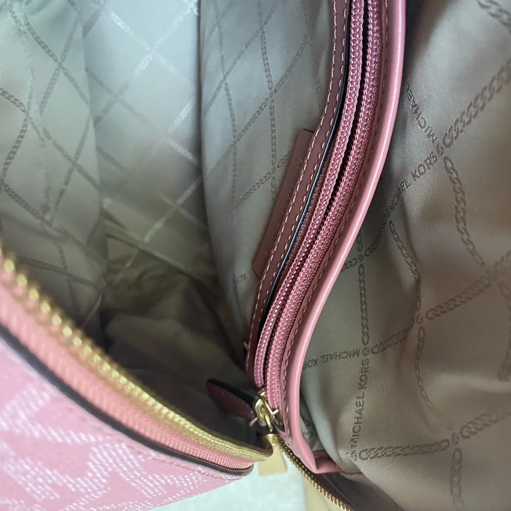 Michael Kors Rhea medium backpack and matching wallet - Picture 8 of 14